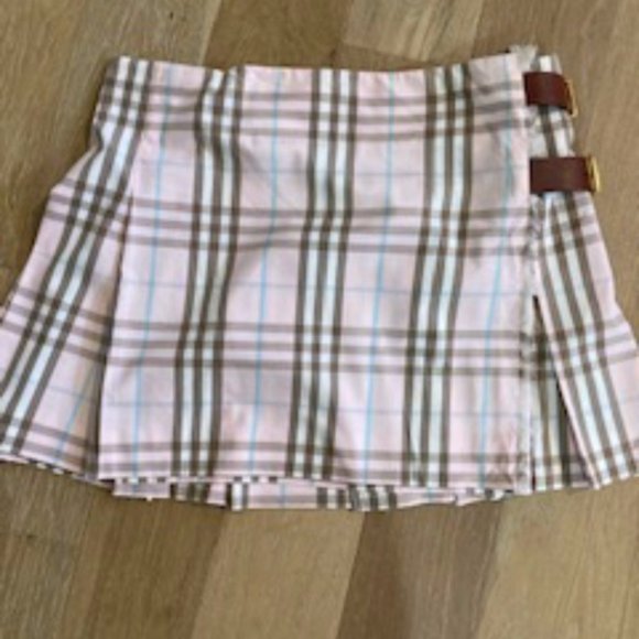 In search of these burberry skirts size US10 - Picture 2 of 2